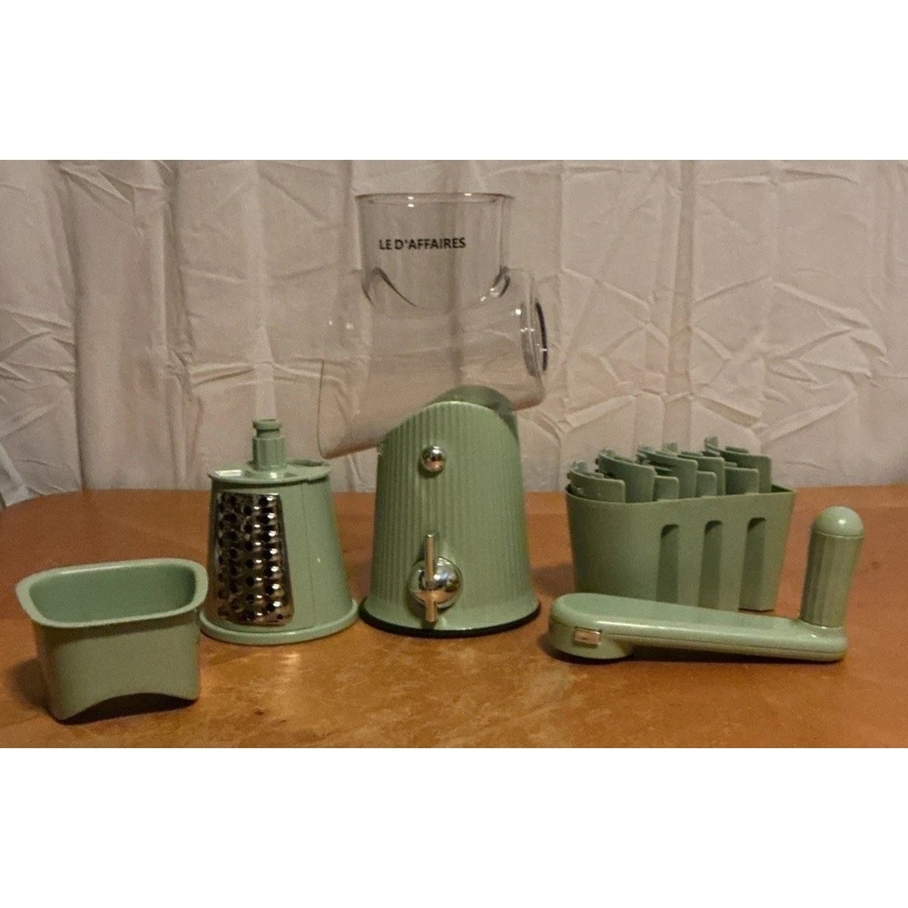 LE D'AFFAIRES Manual Rotary Veggie & Cheese Spiral Grater‎ 7pc Set Green - Picture 6 of 13